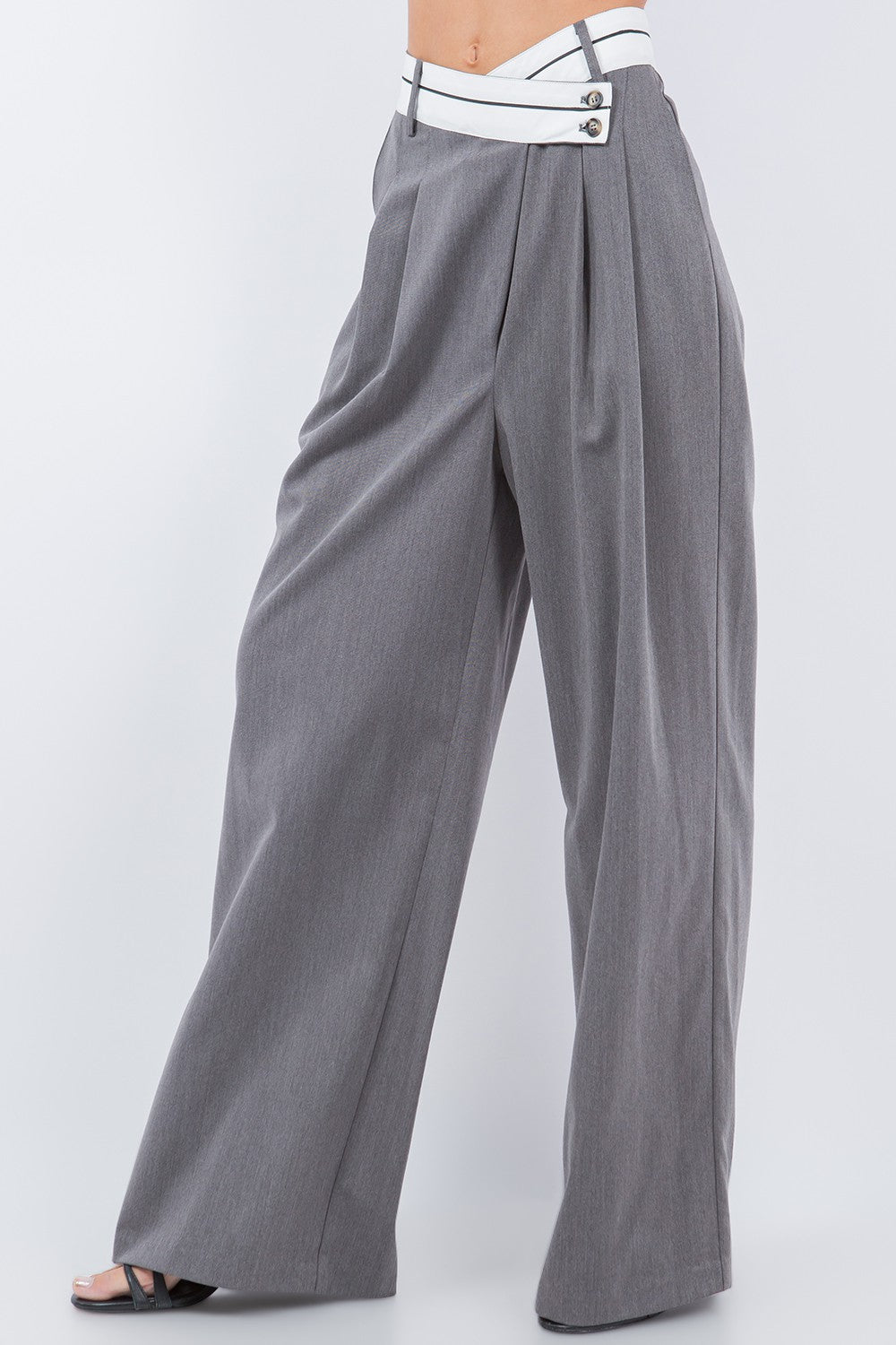 LOOSE FIT PANTS WITH BUTTON DETAIL