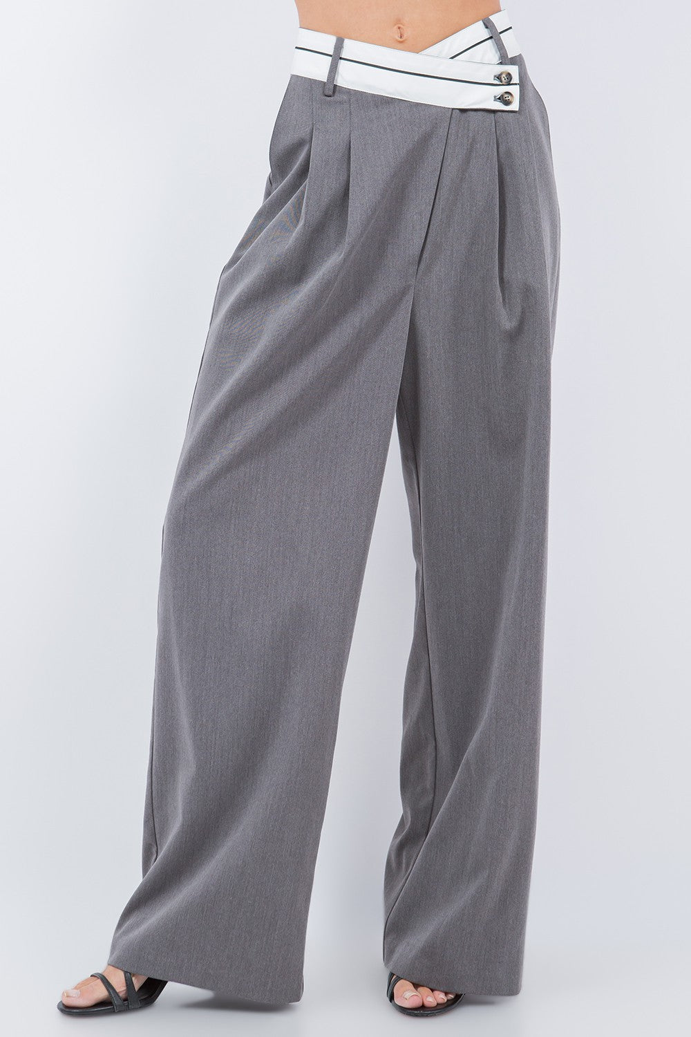 LOOSE FIT PANTS WITH BUTTON DETAIL