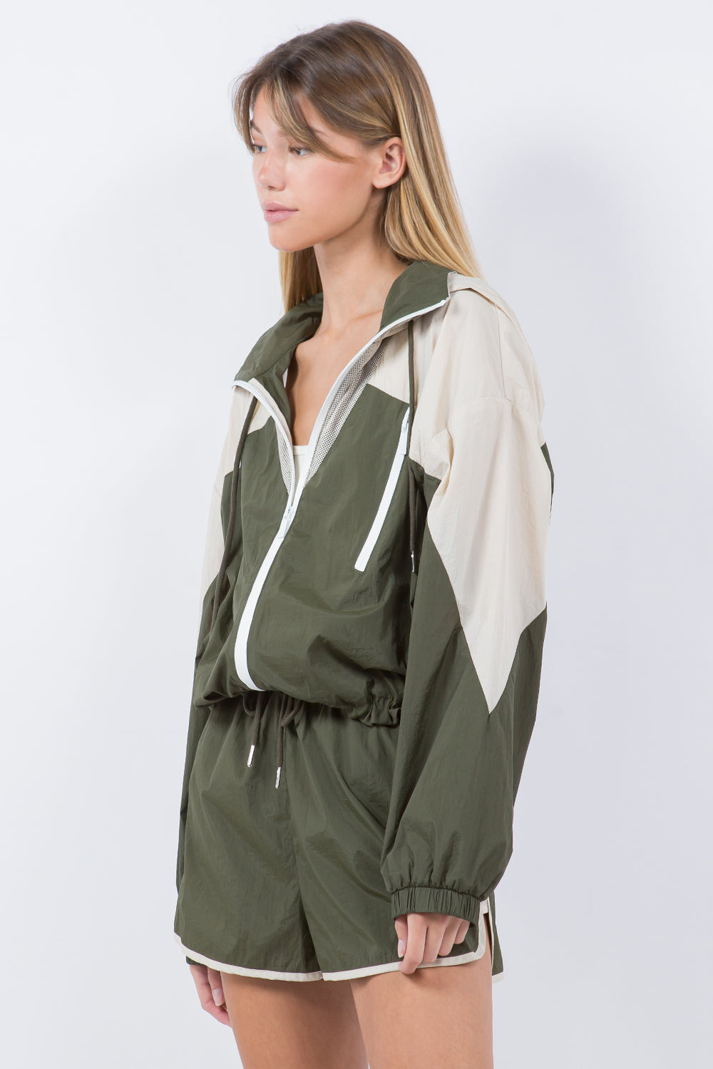 COLOUR-BLOCK HOODED JACKET