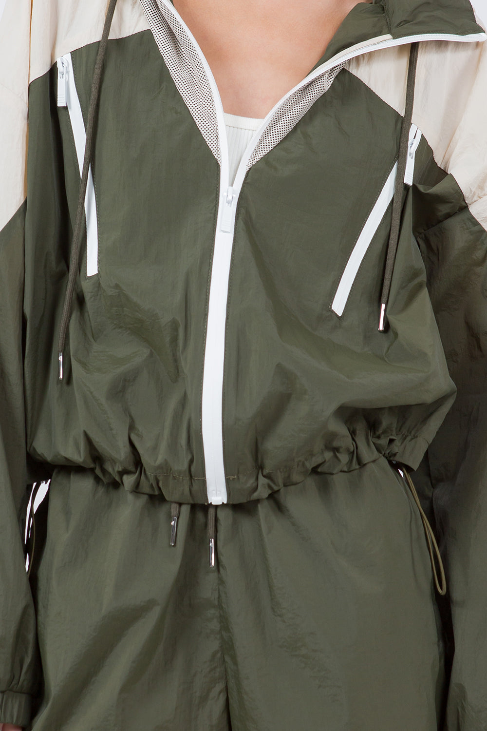 COLOUR-BLOCK HOODED JACKET
