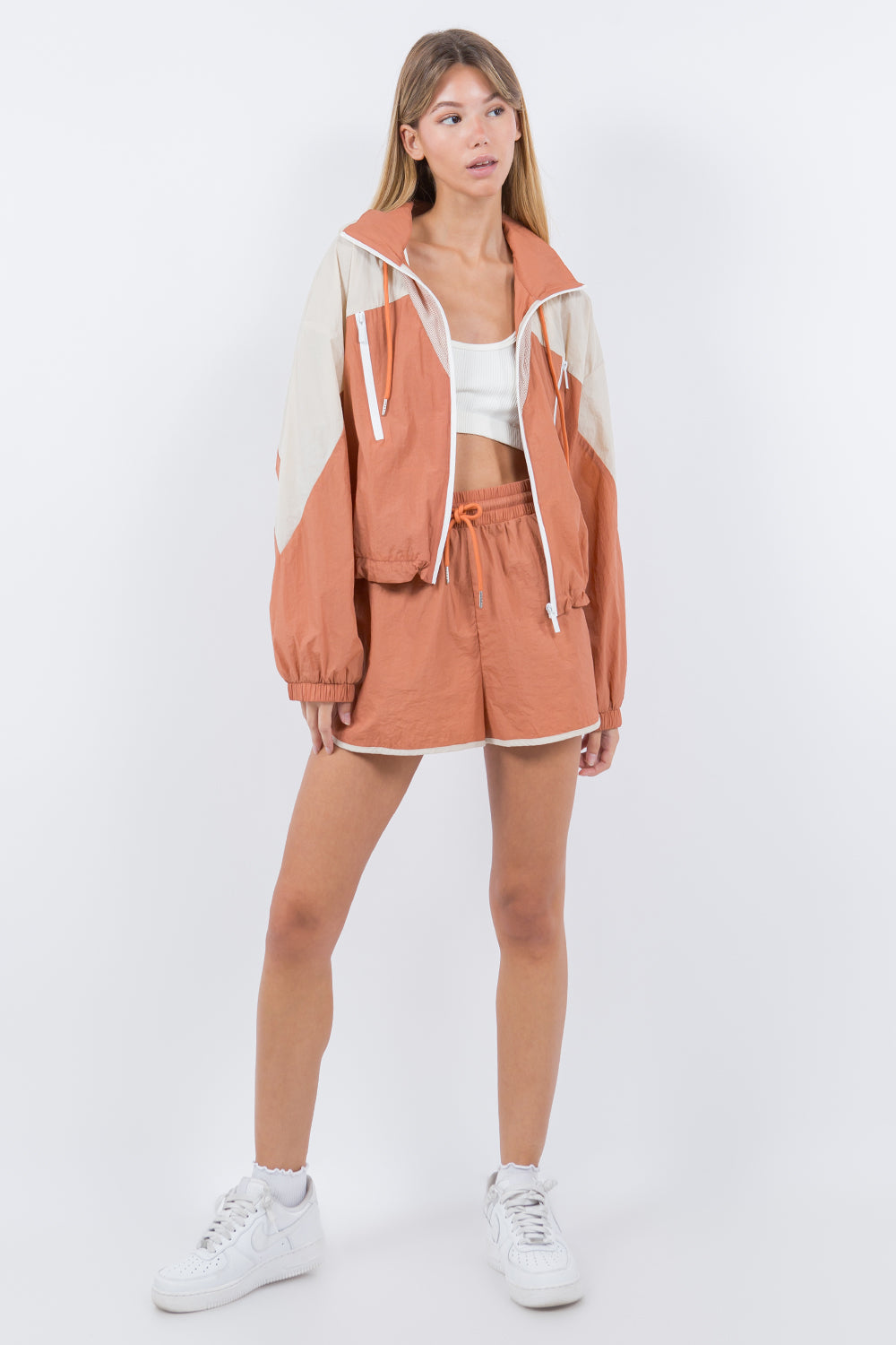 COLOUR-BLOCK HOODED JACKET