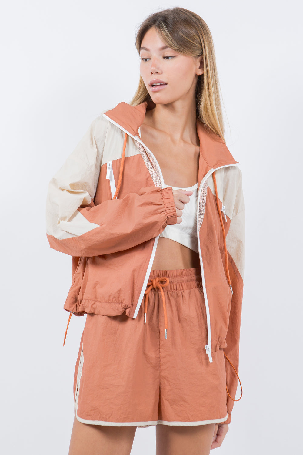 COLOUR-BLOCK HOODED JACKET