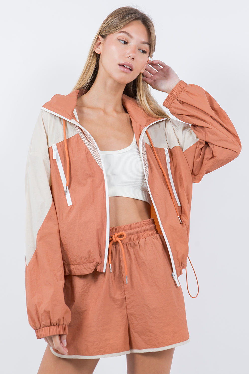 COLOUR-BLOCK HOODED JACKET