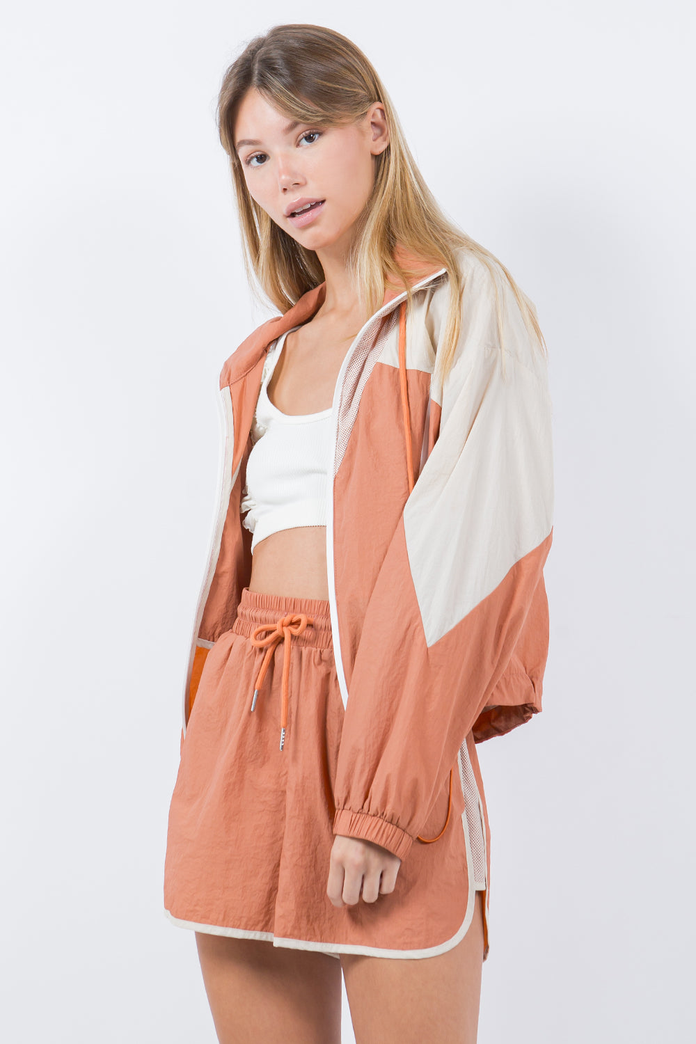 COLOUR-BLOCK HOODED JACKET