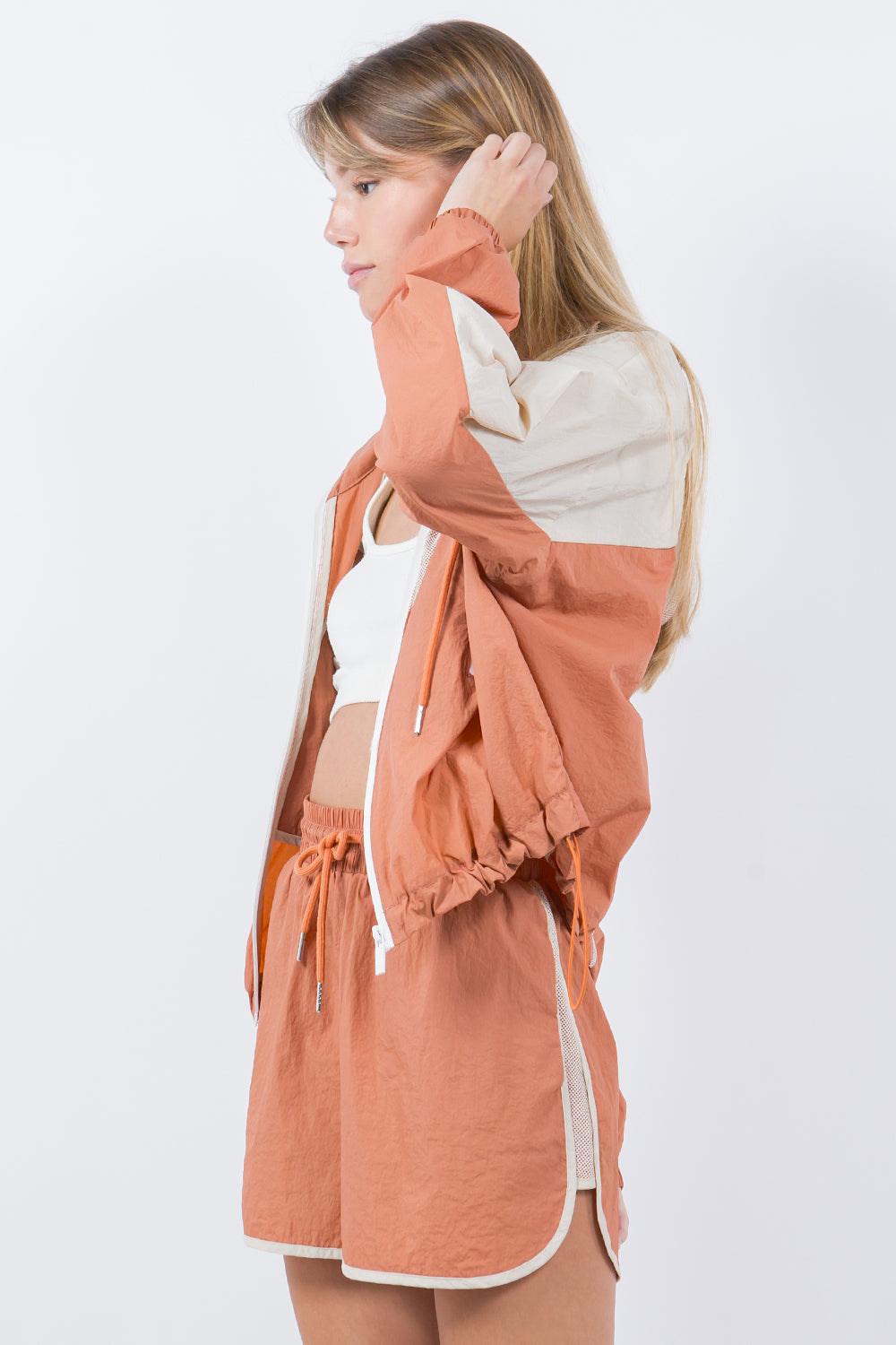 COLOUR-BLOCK HOODED JACKET