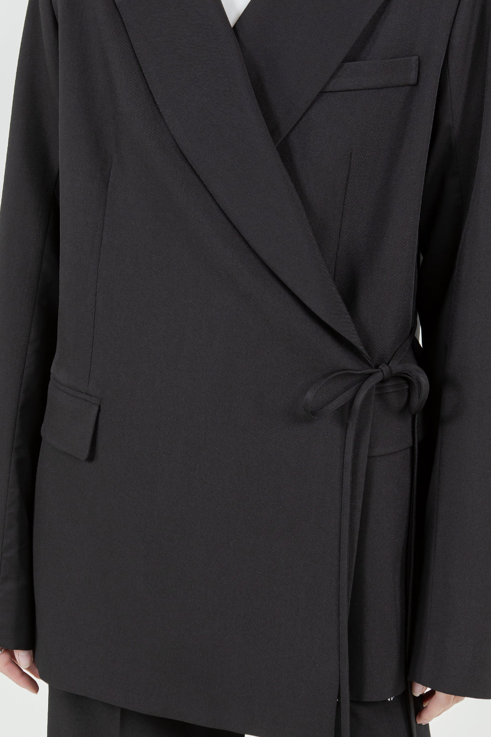 FABRIC MIXED WAIST SIDE TIE BLAZER - BLACK