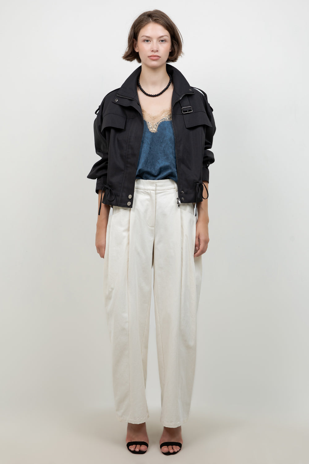 COTTON SLIGHT BARREL TROUSERS WITH POCKET ACCENTS