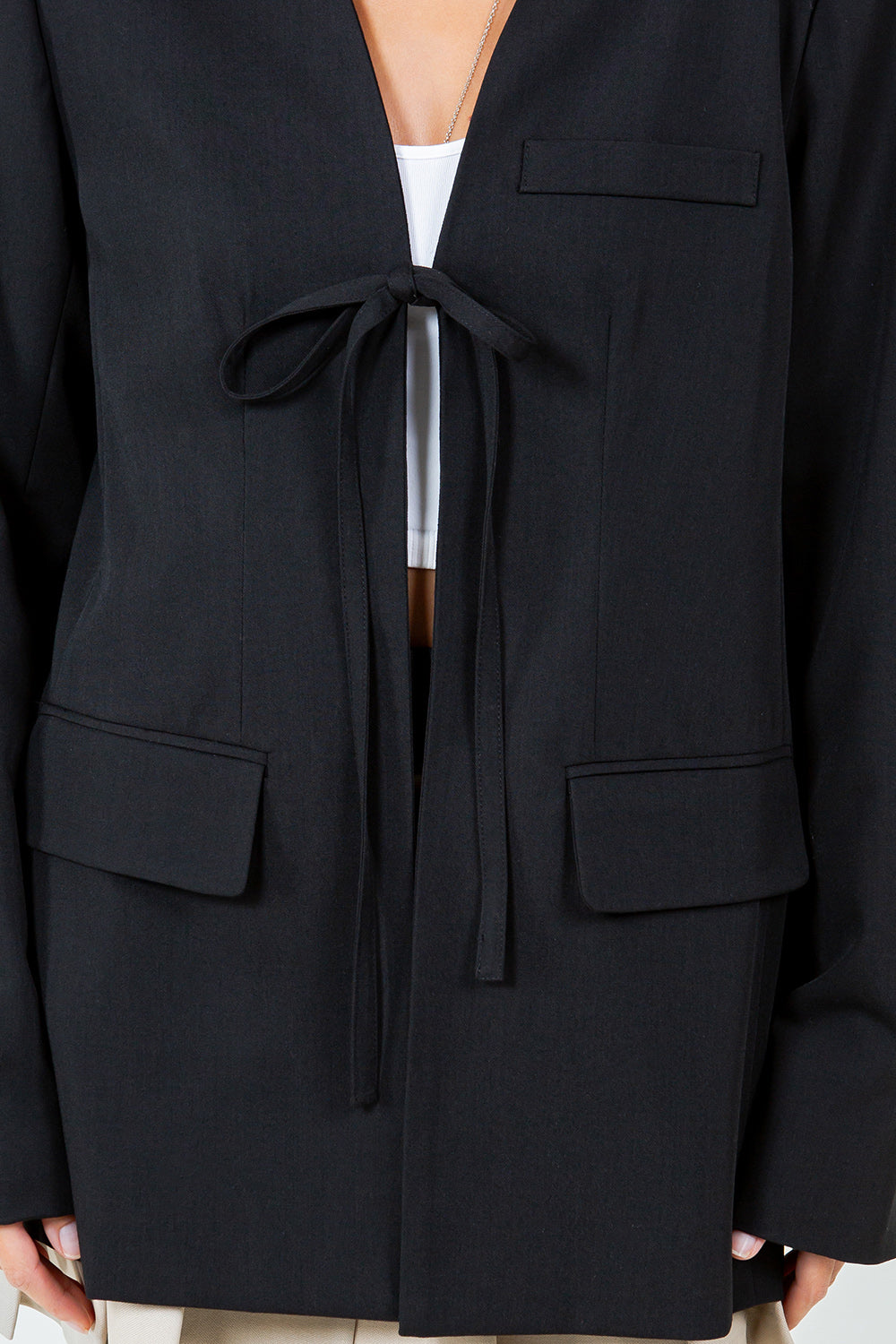 CENTER FRONT TIE COLLARLESS BLAZER JACKET - BLACK