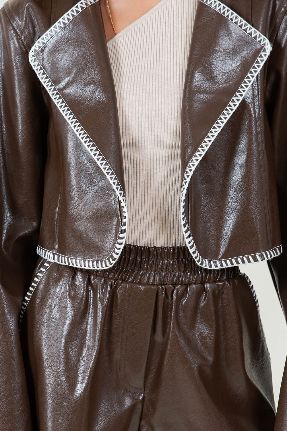 CONTRAST BLANKET STITCHED CROPPED PU LEATHER JACKET - CHOCO BROWN