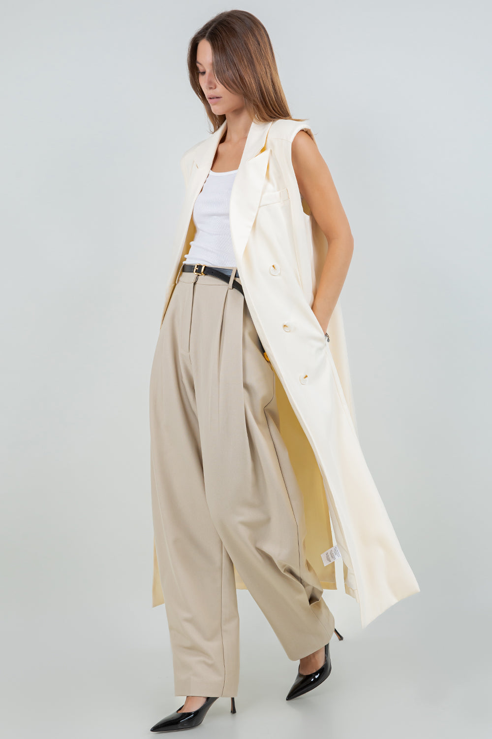 SLEEVELESS LONG BLAZER JACKET - EGGSHELL