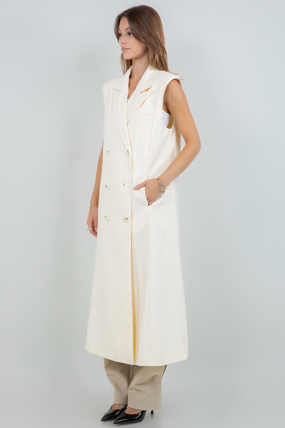 SLEEVELESS LONG BLAZER JACKET - EGGSHELL