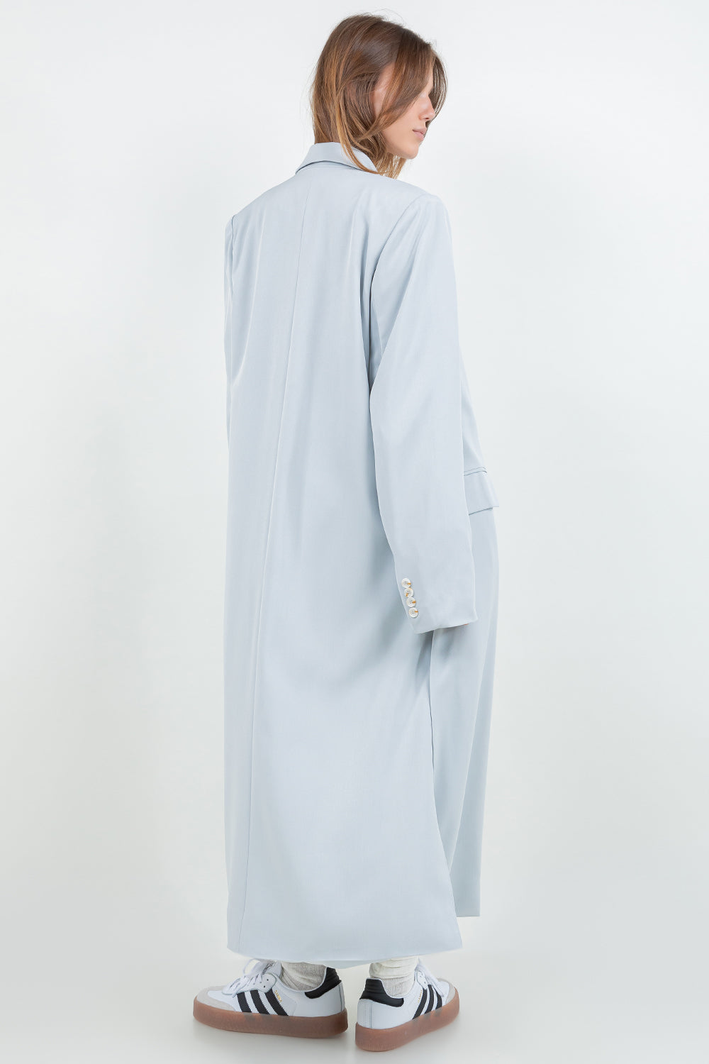 LIGHT WOVEN BUTTON CLOSURE LONG BLAZER JACKET - LIGHT BLUE