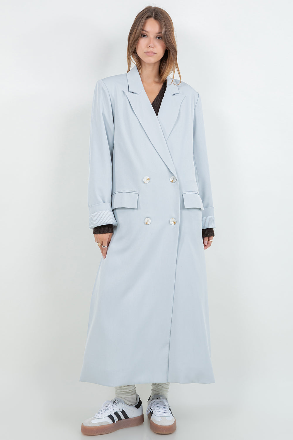 LIGHT WOVEN BUTTON CLOSURE LONG BLAZER JACKET - LIGHT BLUE