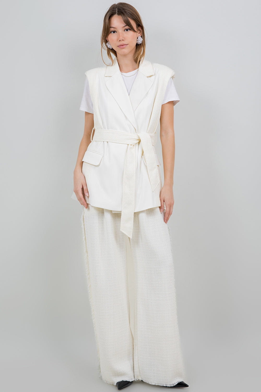 CONTRAST FABRIC COMBO SLEEVELESS BLAZER WITH BELT - IVORY