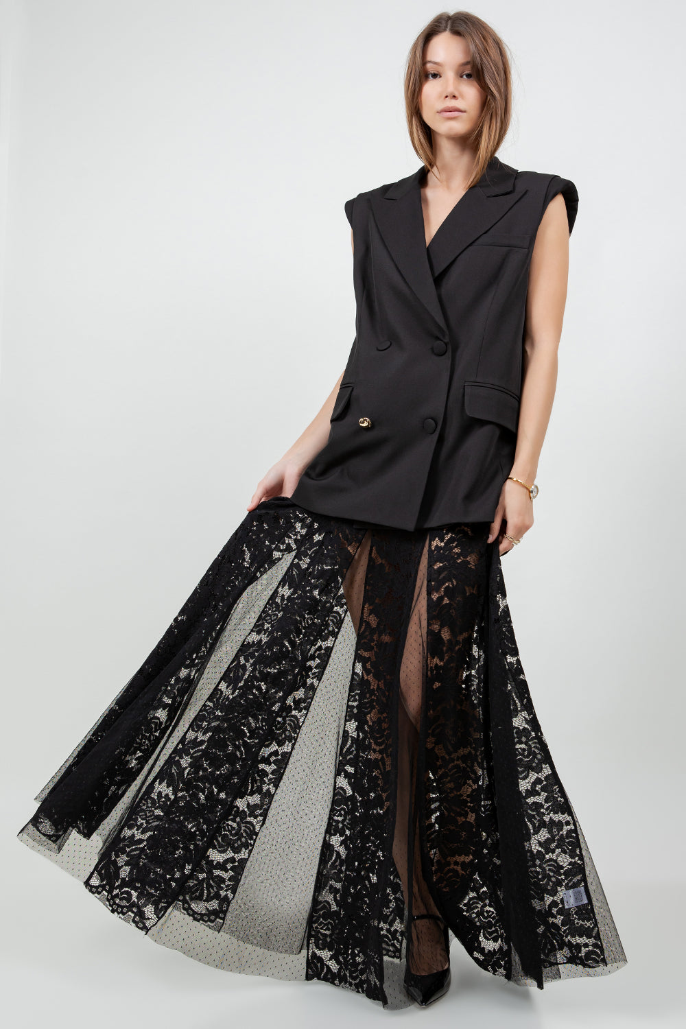 STRUCTURED WOVEN VEST JACKET W ACCENT GOLD BUTTON - BLACK
