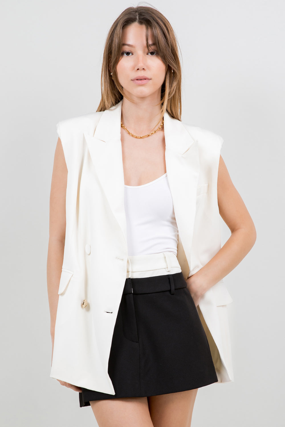 STRUCTURED WOVEN VEST JACKET W ACCENT GOLD BUTTON - IVORY