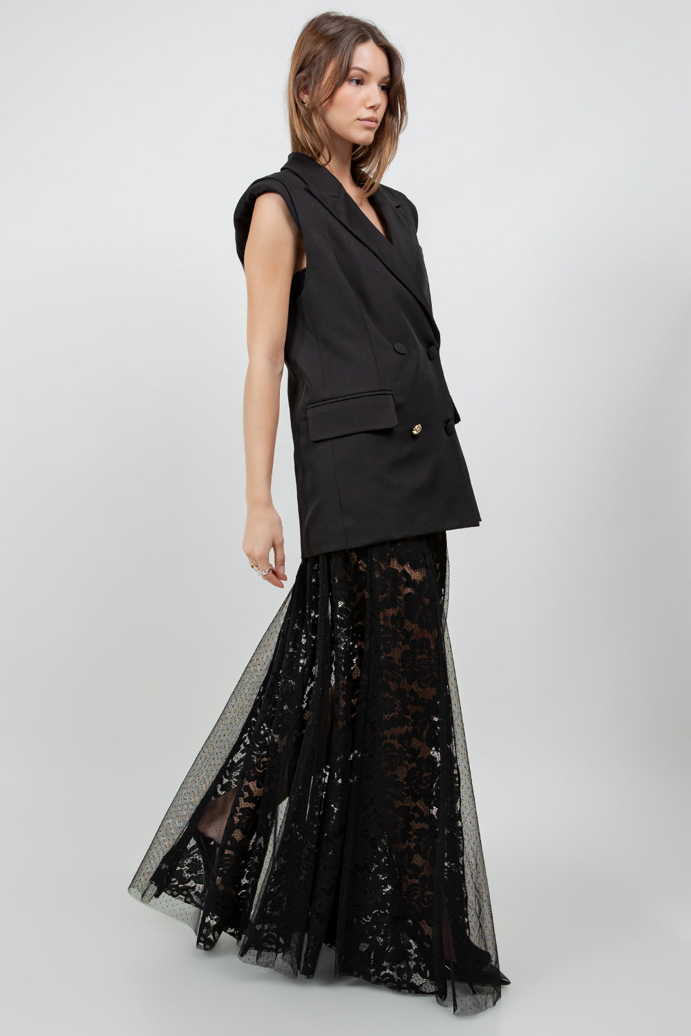STRUCTURED WOVEN VEST JACKET W ACCENT GOLD BUTTON - BLACK