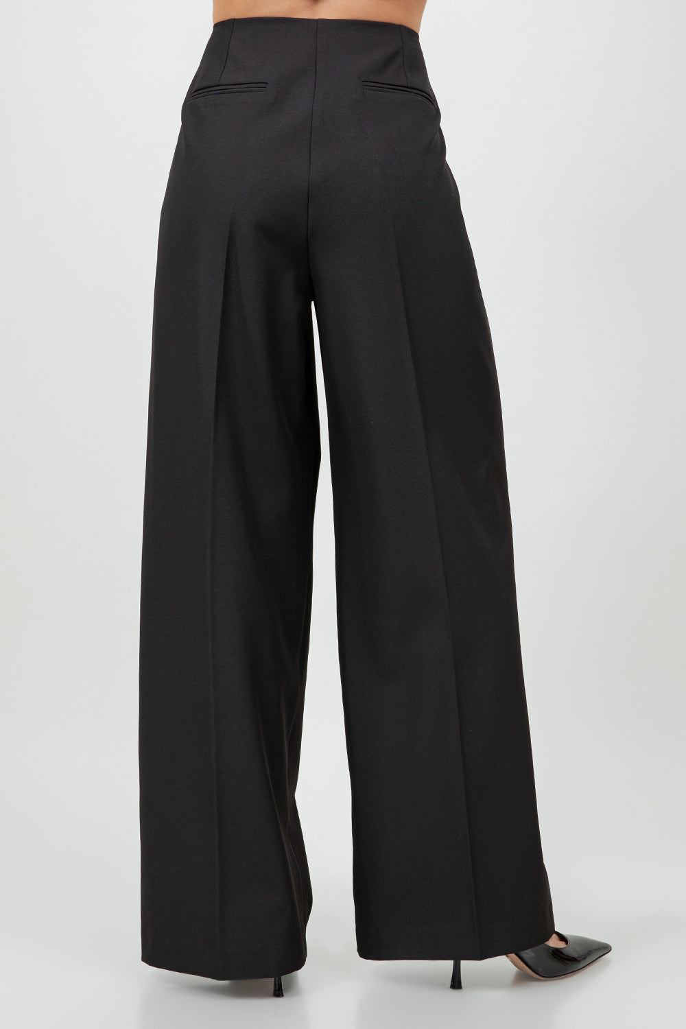 PLEATED WAIST SLIM FIT TROUSERS - BLACK