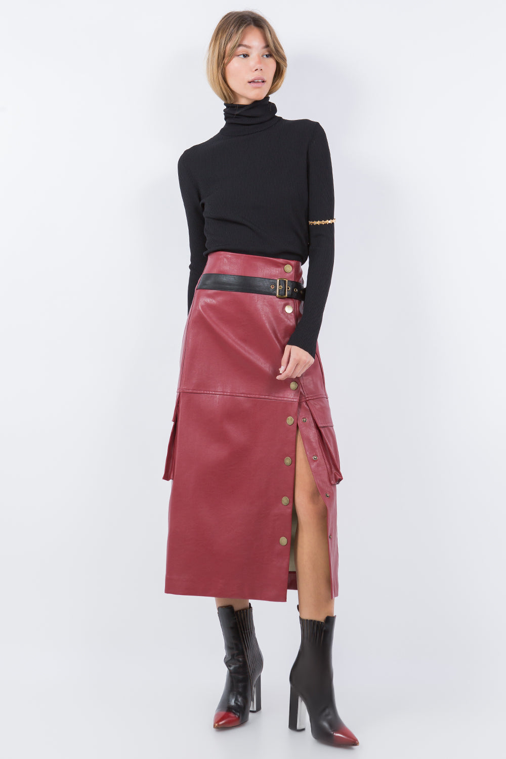 SIDE BUTTON CLOSURE SKIRT WINE