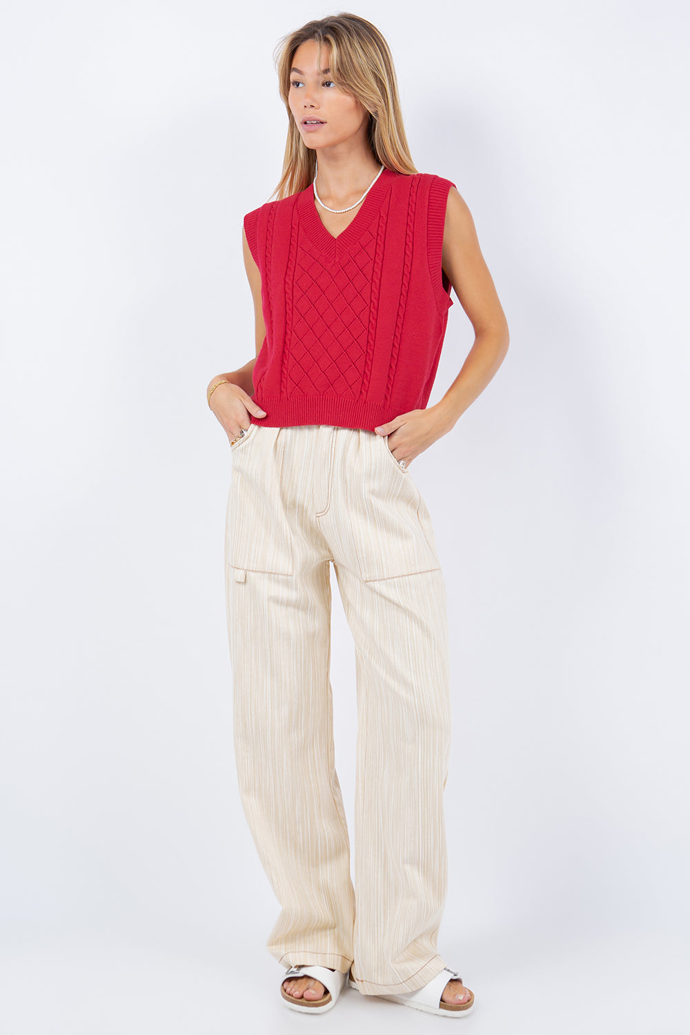 CABLE KNIT V NECK VEST