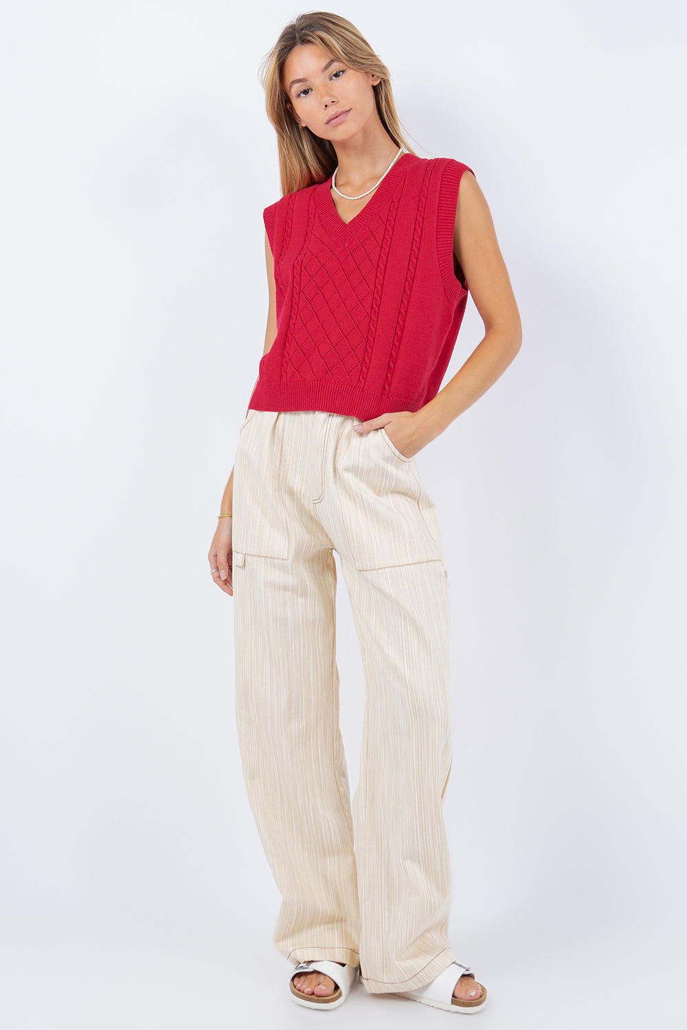 CABLE KNIT V NECK VEST