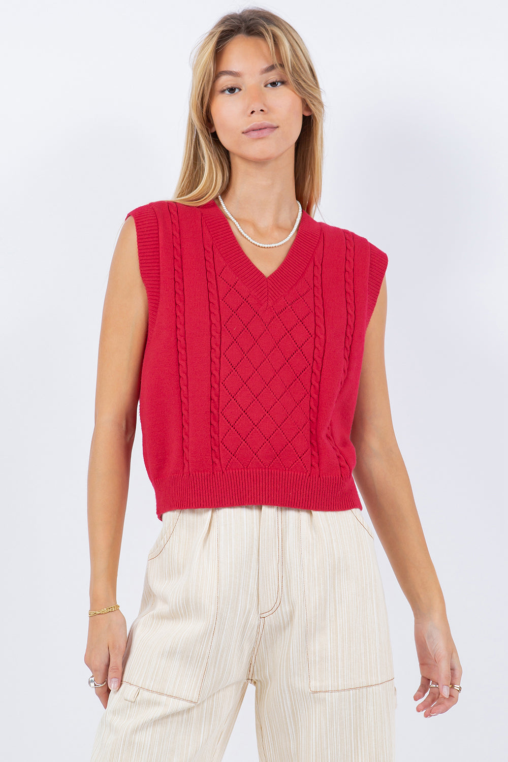 CABLE KNIT V NECK VEST