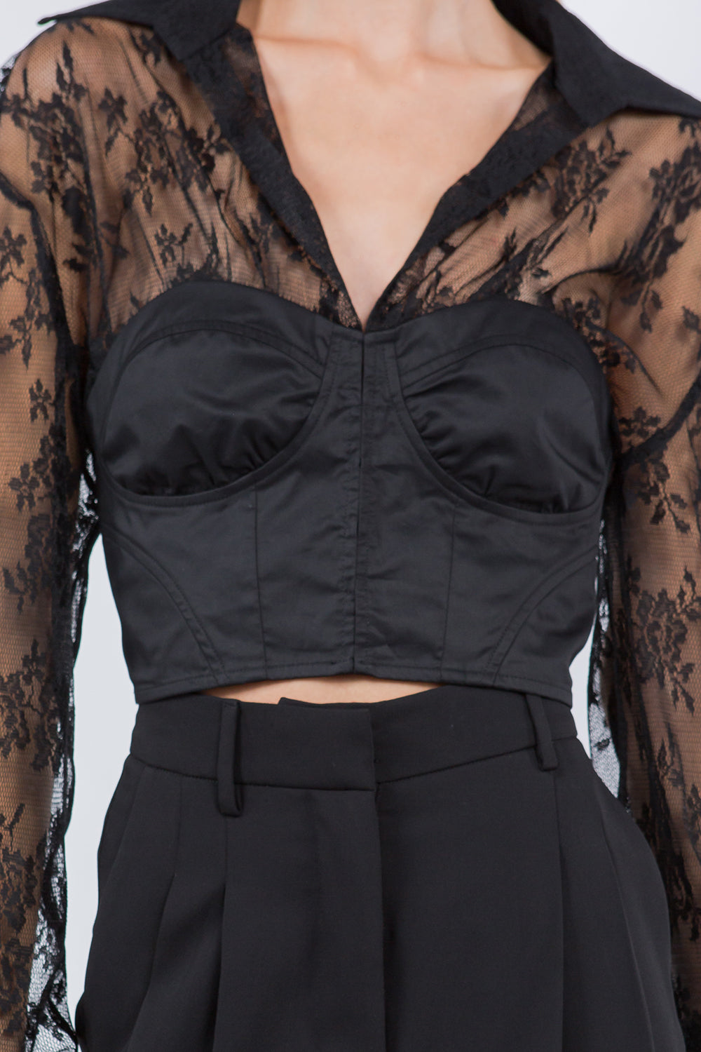 BLACK LACE CROP TOP