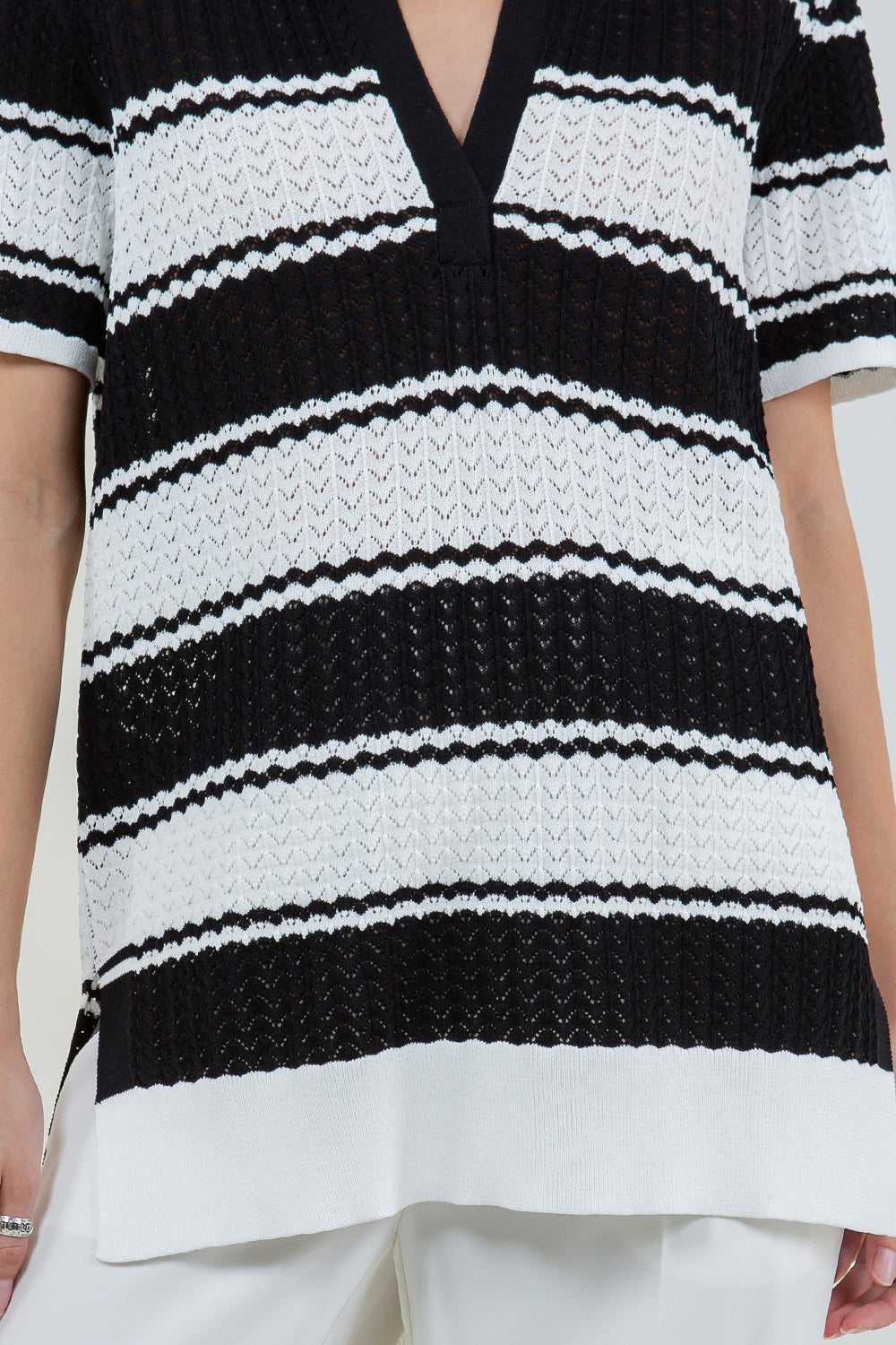 STRIPED SLIT DETAIL TOP