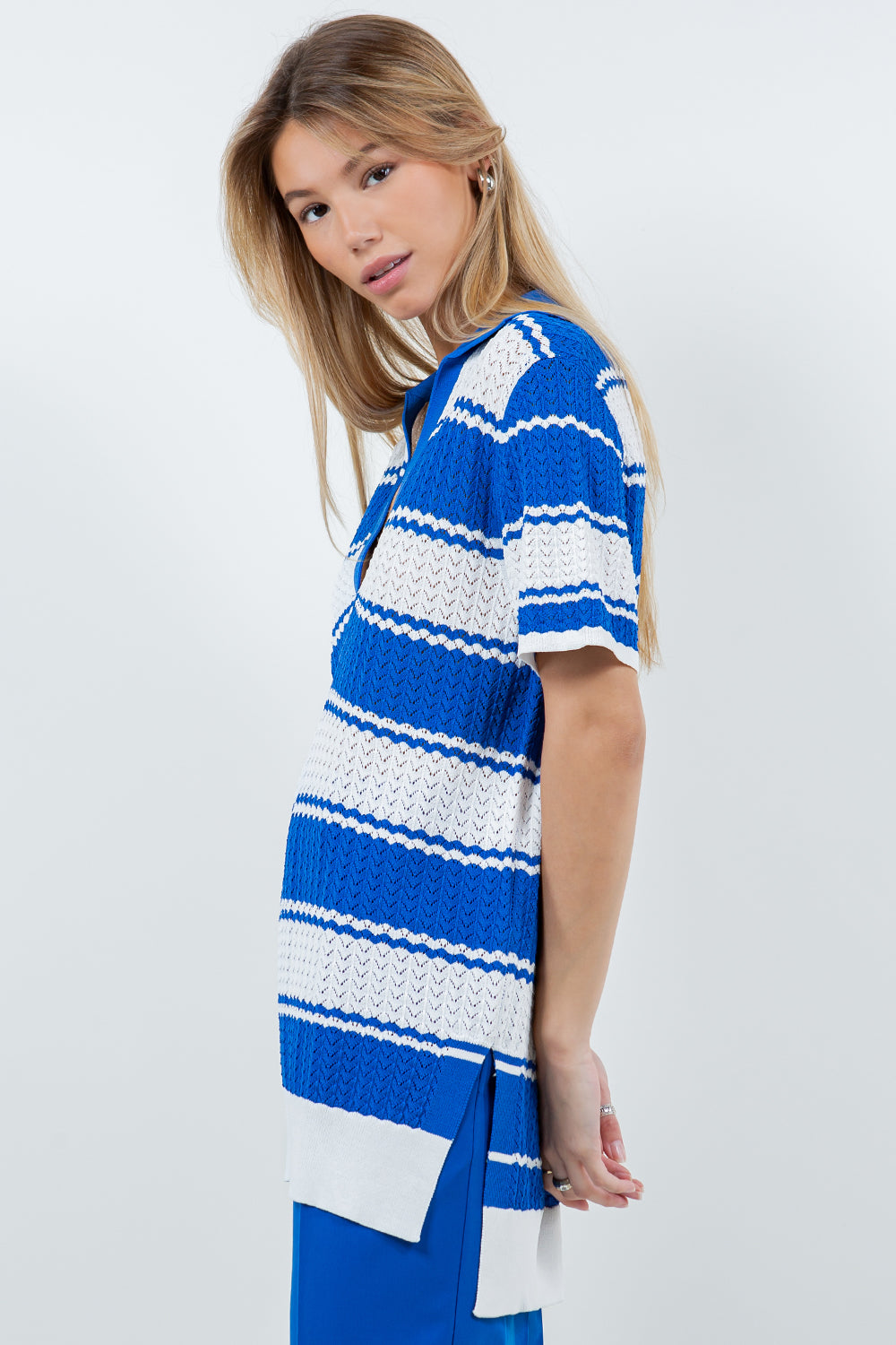 STRIPED SLIT DETAIL TOP