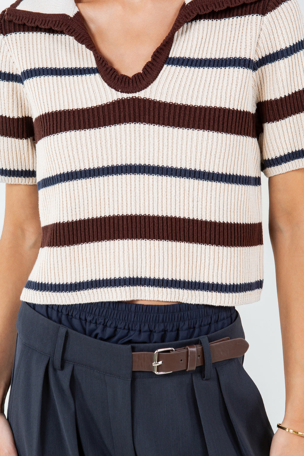 CROPPED STRIPE SCALLOP COLLAR SWEATER