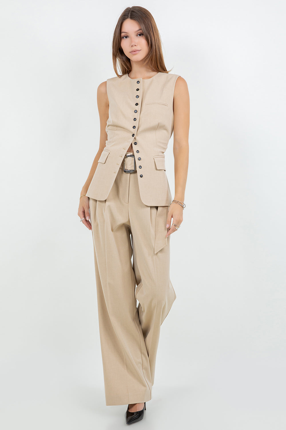 STRUCTURED BUTTON DOWN SLEEVELESS BLOUSE - TAN