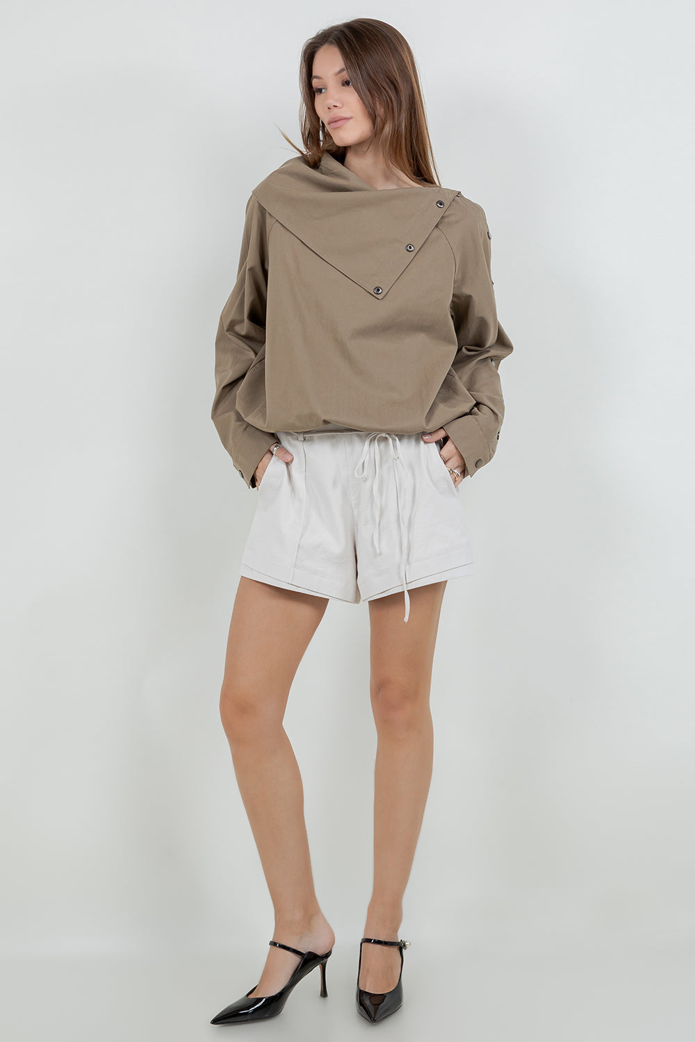 TALL FOLDABLE COLLAR BLOUSE WITH ADJUSTABLE BUTTON CLOSURES - Whiteroom+Cactus