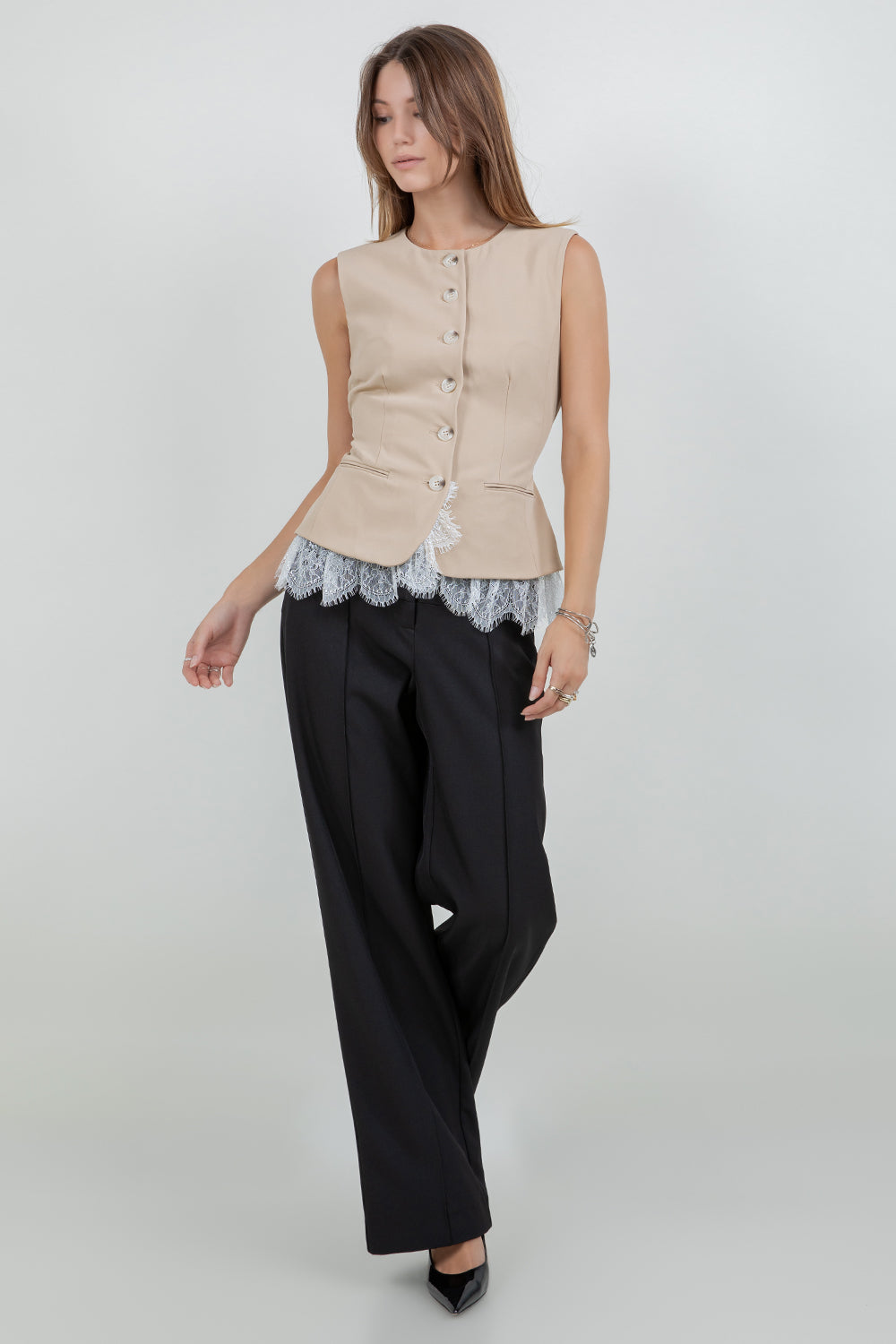 SOFT WOVEN STRUCTURED VEST WITH CONTRAST BOTTOM LACE - KHAKI