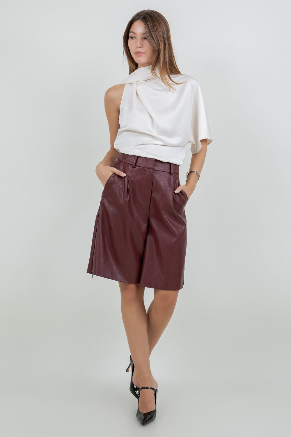 ONE SHOULDER ASYMMETRICAL TOP WITH SELF SCARF