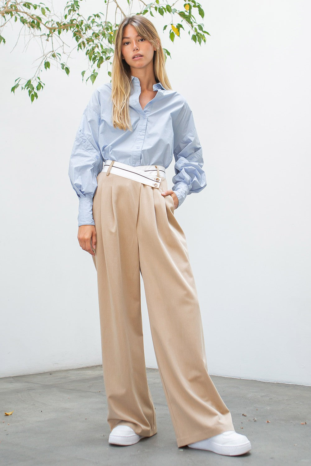 LOOSE FIT PANTS WITH BUTTON DETAIL