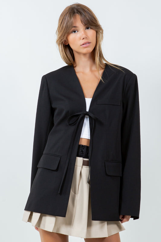 CENTER FRONT TIE COLLARLESS BLAZER JACKET - BLACK