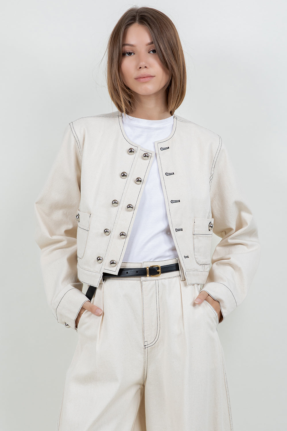 SOFT COTTON WASHED CROPPED JACKET WITH ACCENT BUTTONS