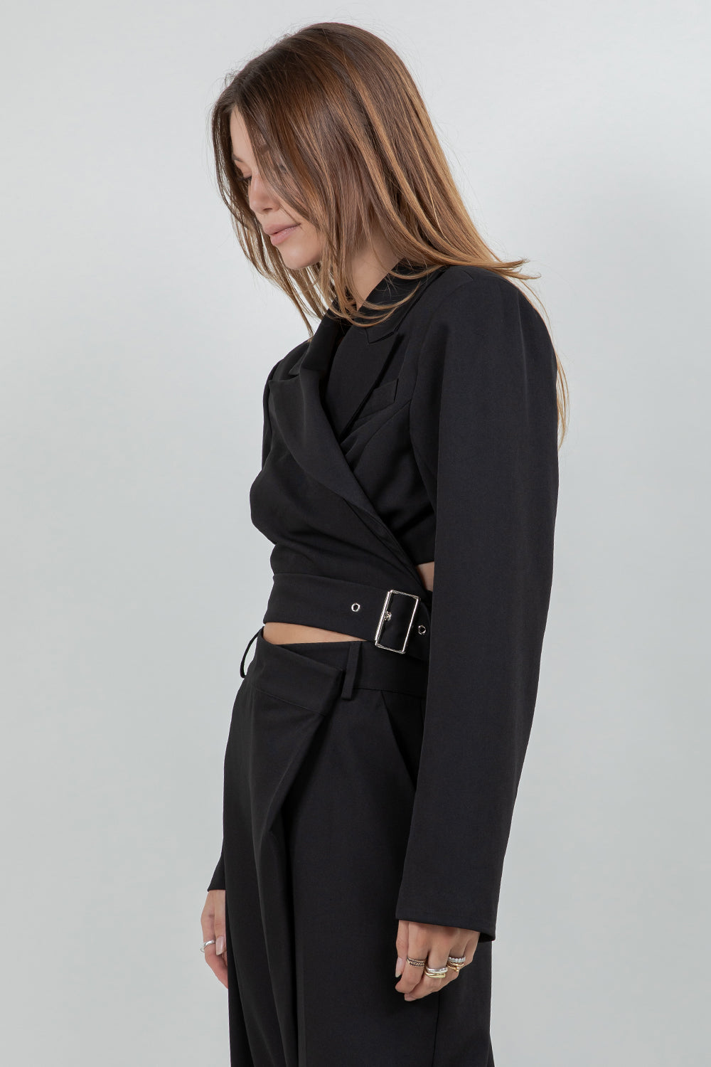 CROPPED STRUCTURED WOVEN BLAZER JACKET WITH SELF WRAP BELT - BLACK - Whiteroom+Cactus