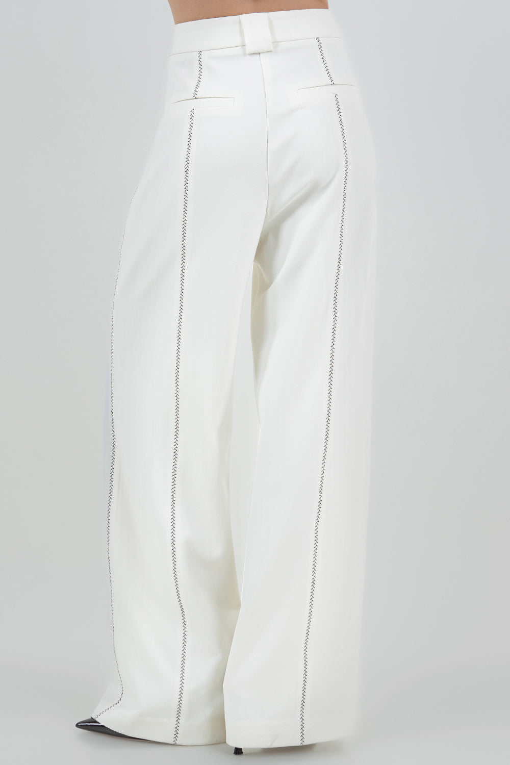 CONTRAST STITCH DETAILED STRAIGHT LEG TROUSERS - IVORY