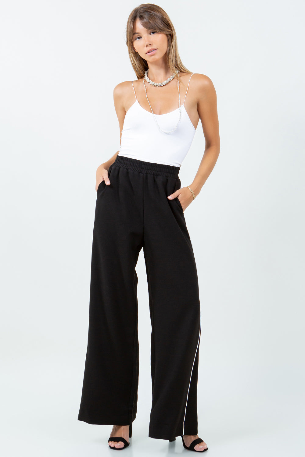 CONTRAST PIPING DETAILED STRAIGHT LEG TROUSERS - BLACK