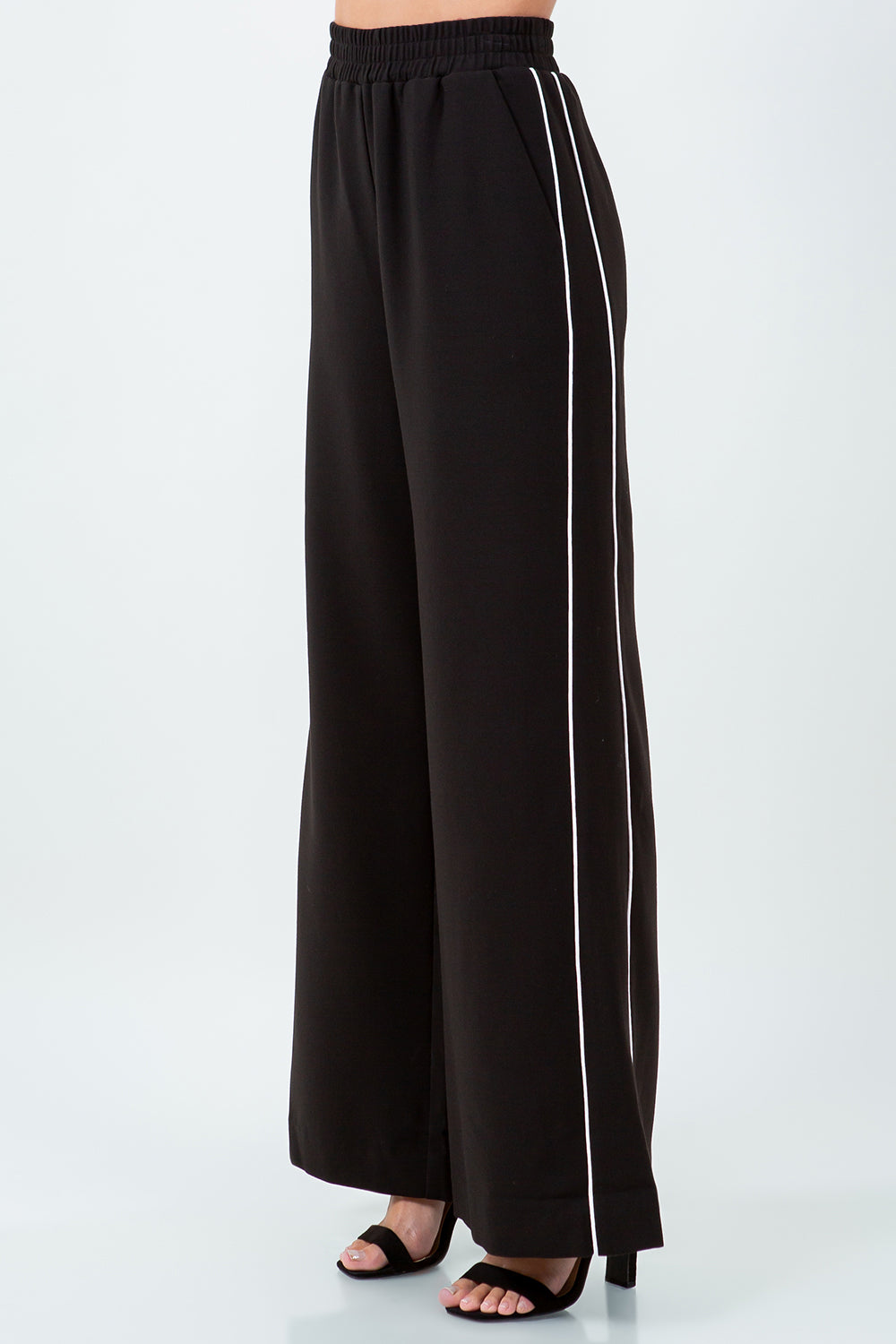 CONTRAST PIPING DETAILED STRAIGHT LEG TROUSERS - BLACK