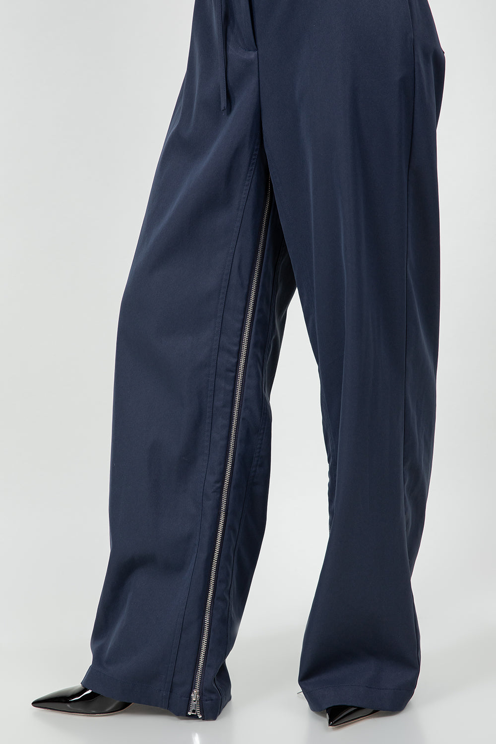 UTILITARIAN INSEAM ZIPPER DETAILED TROUSERS - NAVY