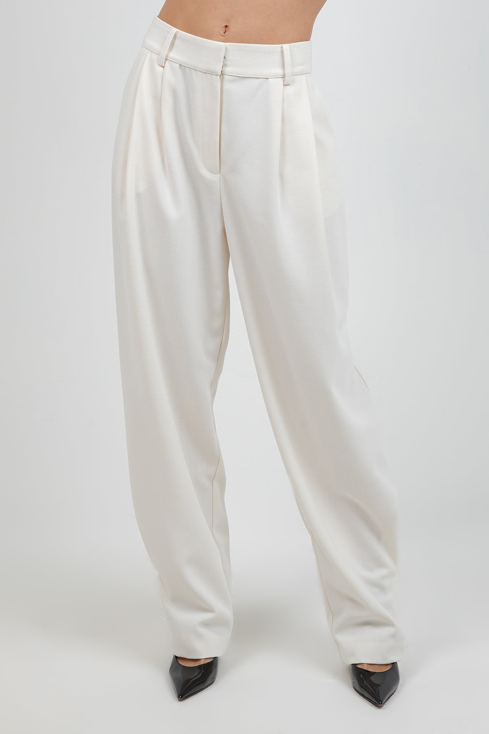 SOFT WOVEN PLEATED TROUSERS WITH TAPERED LEG OPENING (IVORY) - Whiteroom+Cactus