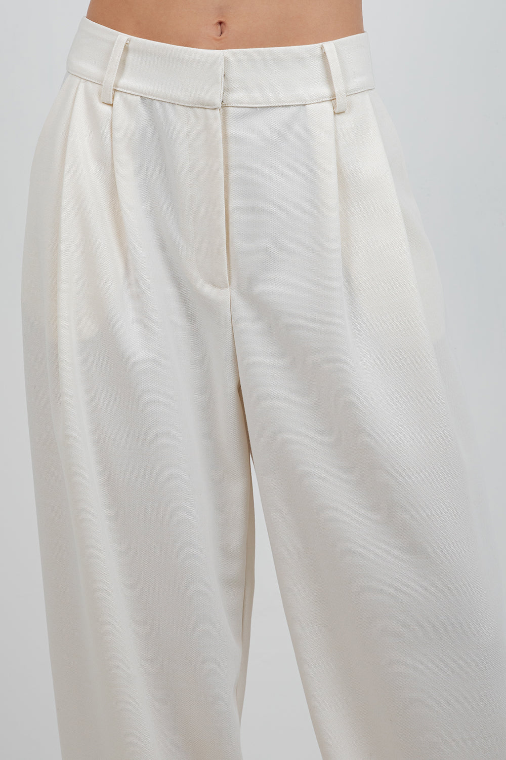 SOFT WOVEN PLEATED TROUSERS WITH TAPERED LEG OPENING (IVORY) - Whiteroom+Cactus