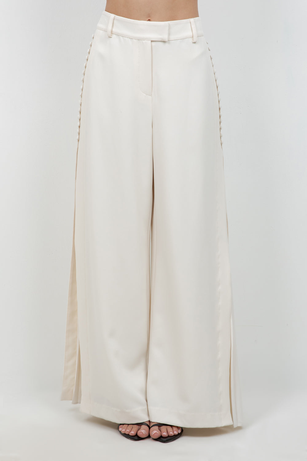 BUTTON DOWN SIDE PLEAT DETAILED SOFT WOVEN TROUSERS