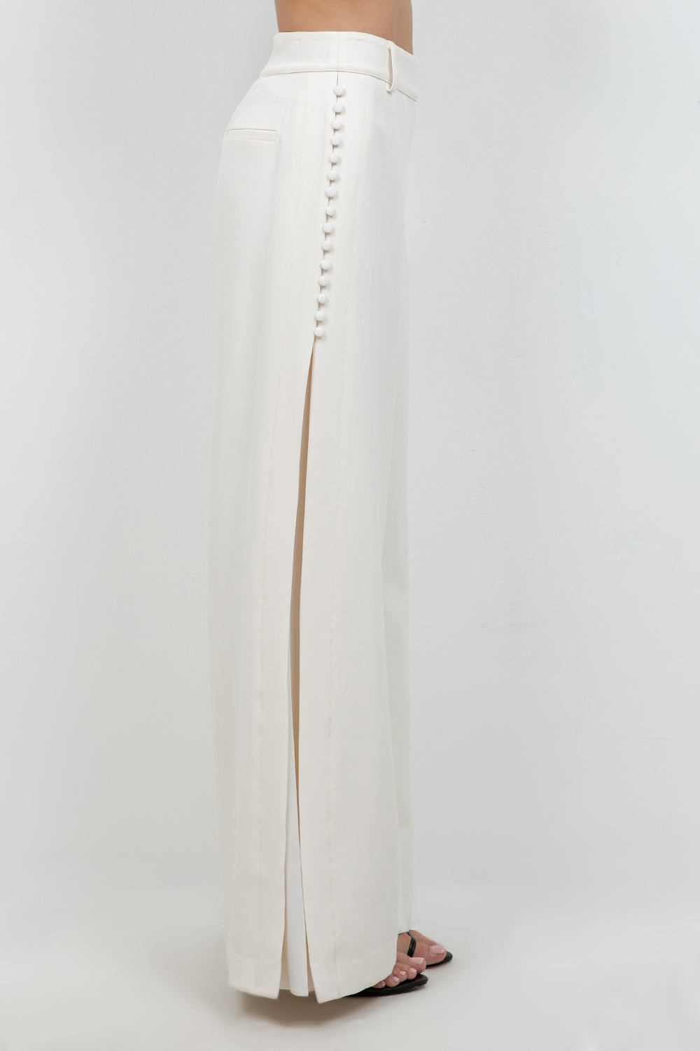 BUTTON DOWN SIDE PLEAT DETAILED SOFT WOVEN TROUSERS