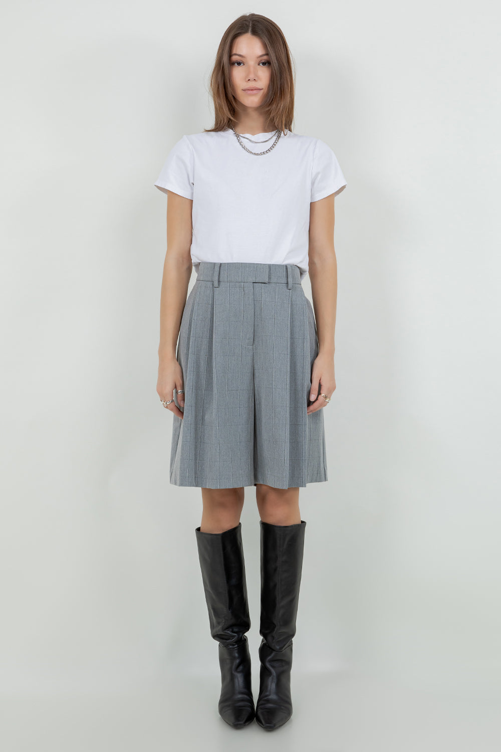 STRUCTURED WOVEN KNEE LENGTH BERMUDA SHORTS - Whiteroom+Cactus