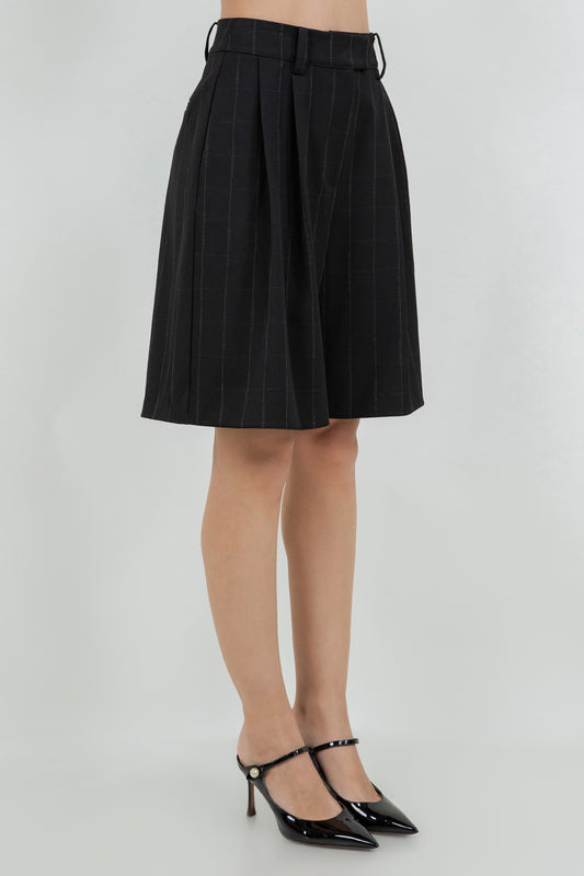 STRUCTURED WOVEN KNEE LENGTH BERMUDA SHORTS - Whiteroom+Cactus