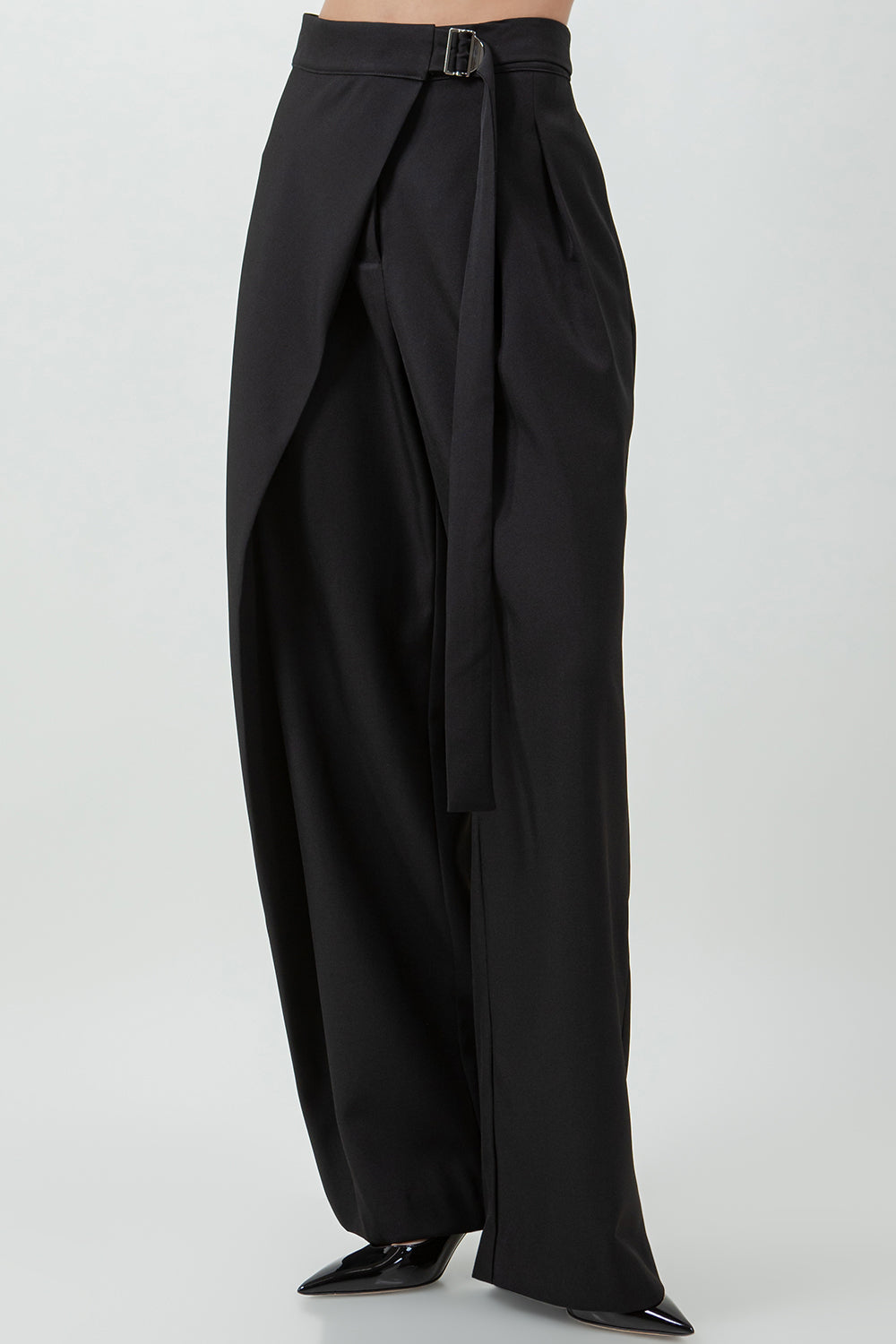 PLEATED WRAP OVER ADJUSTABLE BELT TROUSERS - BLACK