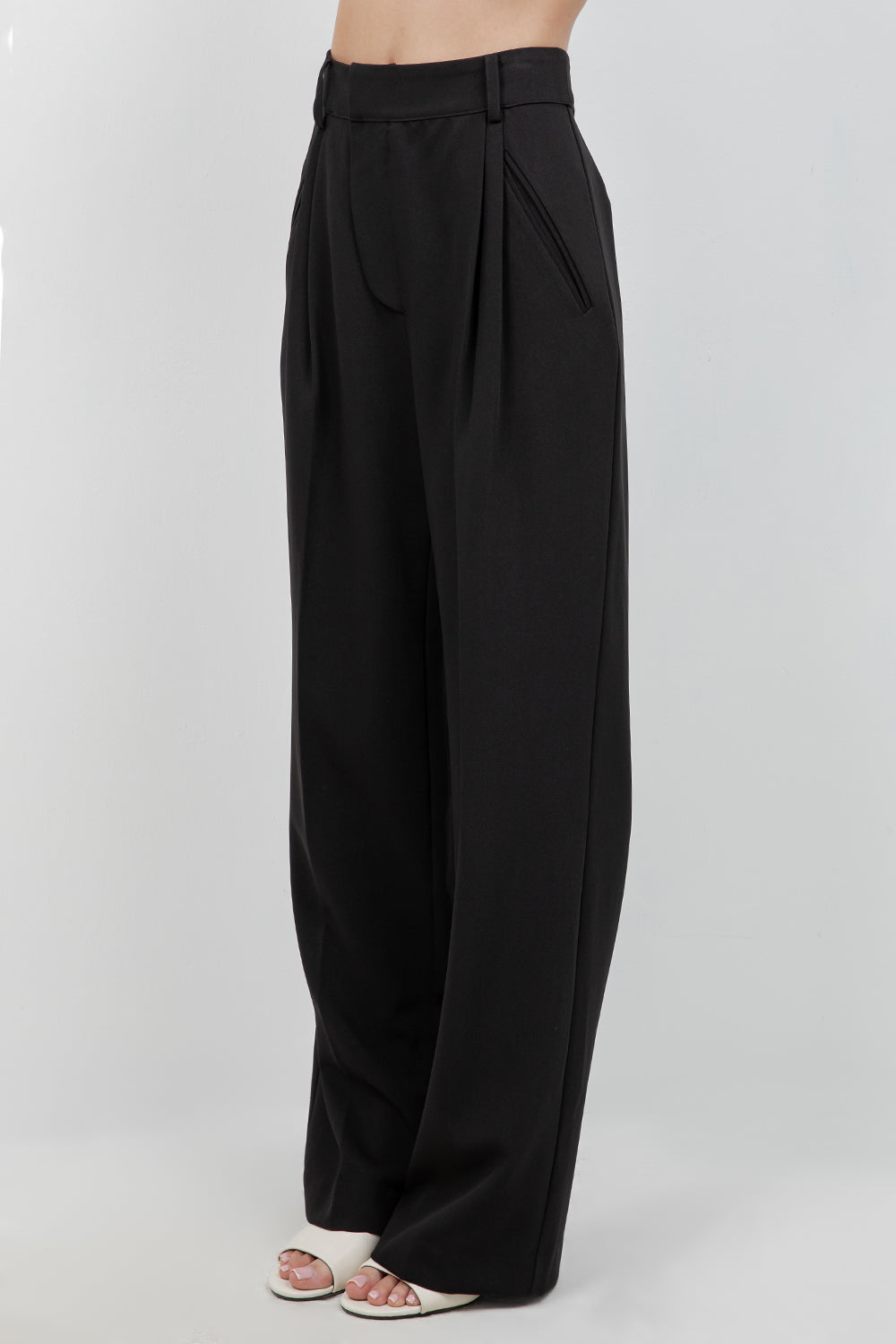 STRAIGHT LEG WOVEN TROUSERS WITH PLEATING DETAIL - Whiteroom+Cactus